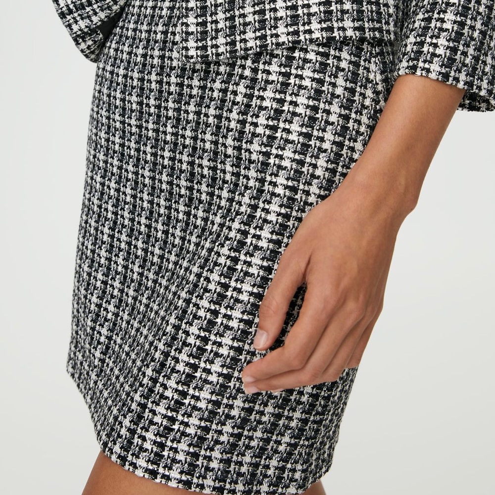 Aritzia Babaton Bryn Skirt - Picture 3 of 9